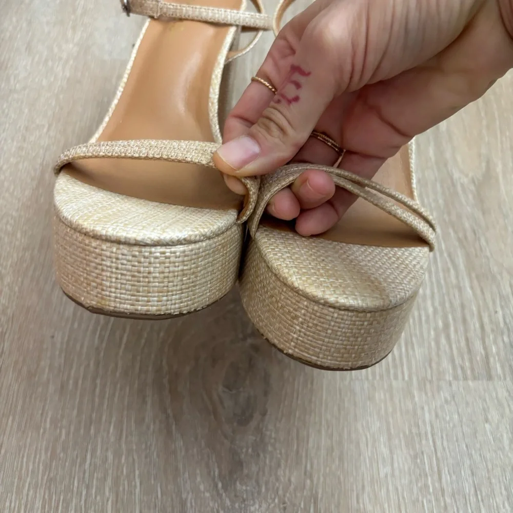 NWOB Lulu’s Brocktan Platform‎ Sandals